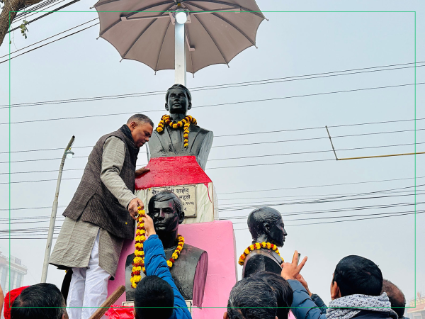 नेताहरूले अछुत बनाएको भन्दै गंगाजल छर्केर शहीदको शालिक शुद्धीकरण 