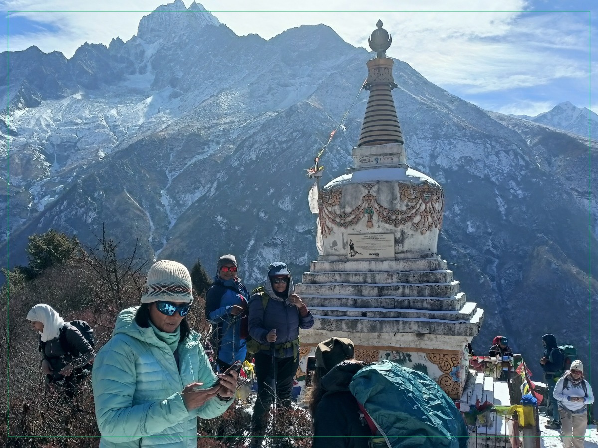 चिसो मौसममा पनि सगरमाथाको मोह: एक सातामा २ सय २८ विदेशी पर्यटक सोलुखुम्बुमा